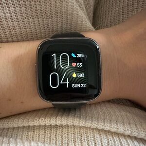 Fitbit Versa 2 Smartwatch + Charger